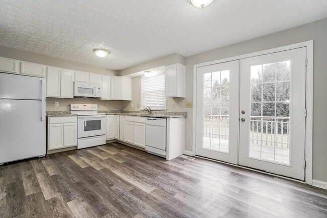 Building Photo - 6976 Endsleigh Dr