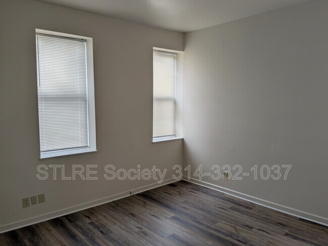 Building Photo - 2707 Russell Blvd
