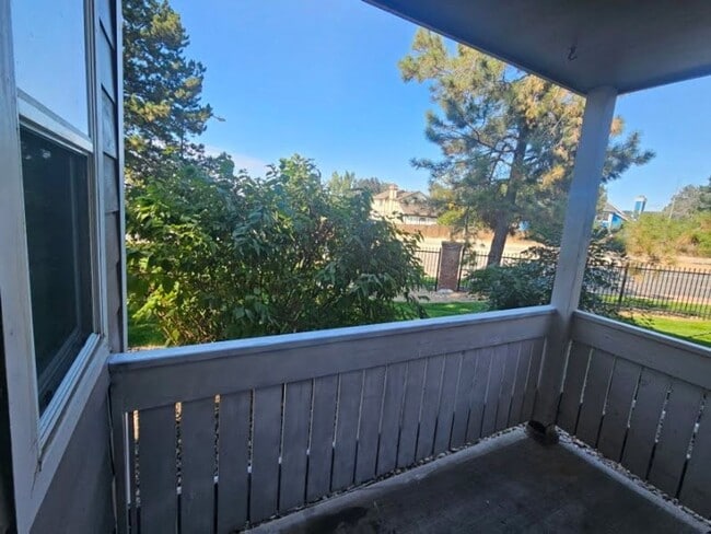 Building Photo - Ground-Level 1-Bedroom Condo in Southeast ...
