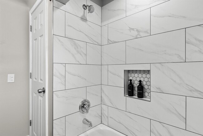 Building Photo - 8254 Mary Ann Ave