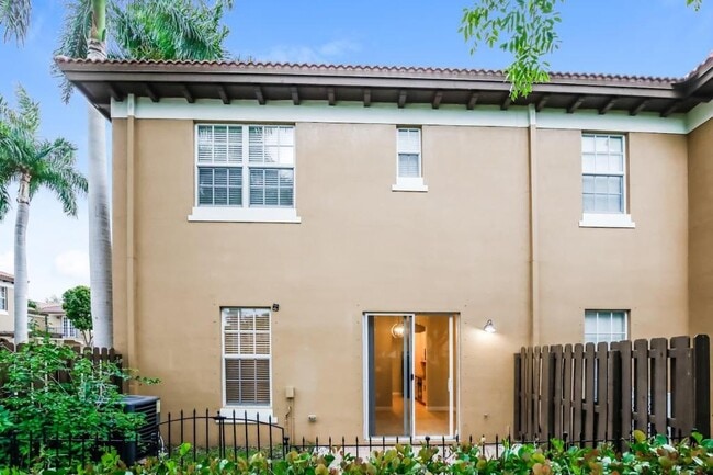Building Photo - 6990 Julia Gardens Dr