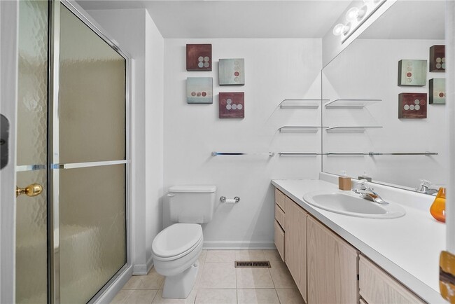 Building Photo - 302 Kingsberry Cir