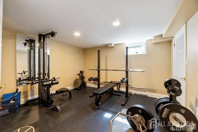 Building Photo - 4 Rebel Run Dr