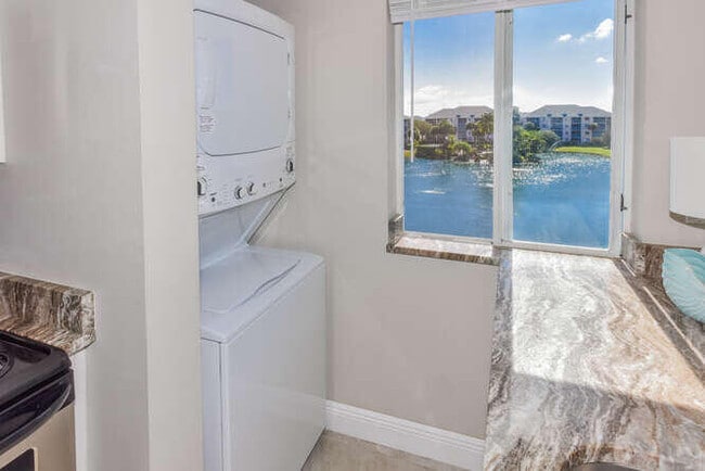 Building Photo - 353 S US Hwy 1