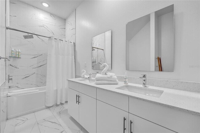 Building Photo - 513 Famagusta Dr