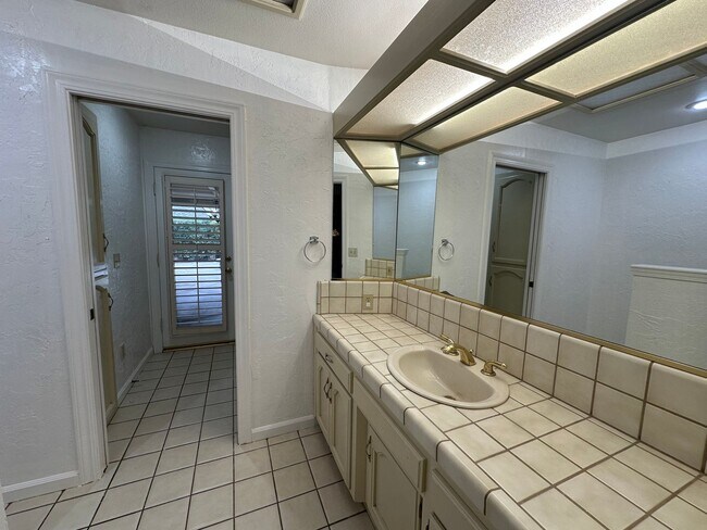 Building Photo - Entertainer delight rental home located in ''The Lakes'' subdivision coming soon!