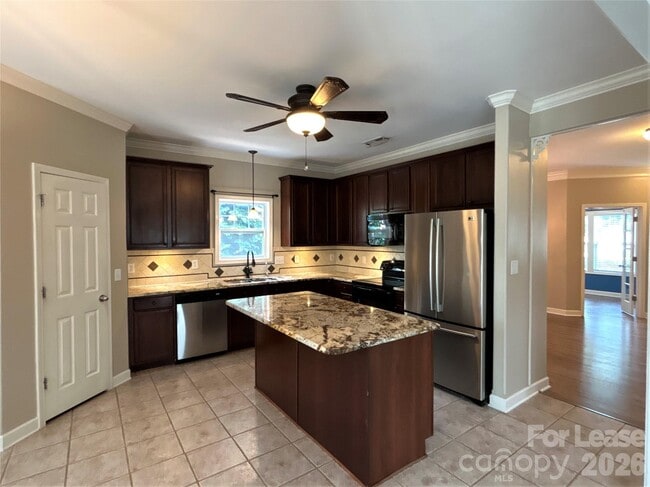 Building Photo - 4406 Overbecks Ln