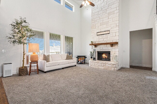 Building Photo - Exquisite 5-Bedroom, 3.5-Bath on 0.46 Acre...