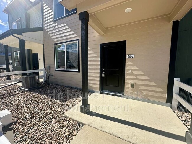 Building Photo - 3956 Pinnacles Ct