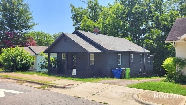 Building Photo - 1710 Oakwood Ave