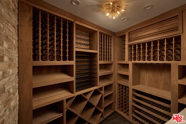 Building Photo - 541 Paseo Miramar