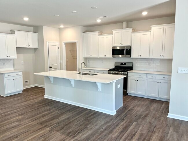 Building Photo - 109 Magnolia St