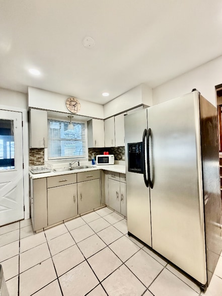 Building Photo - 3620 42nd Pl