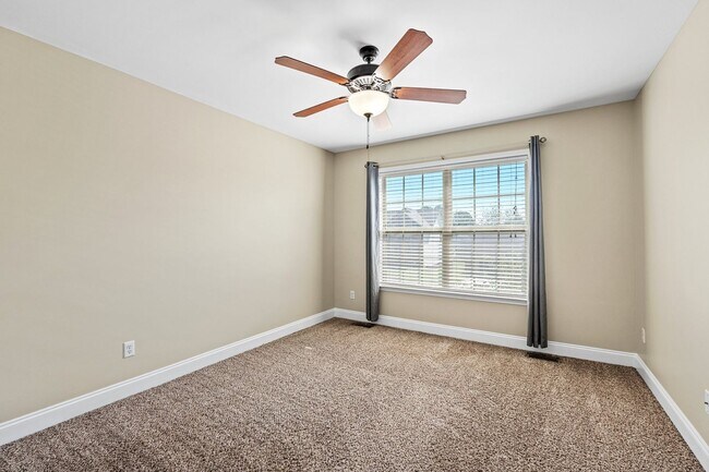 Building Photo - Lovely, Single Level, 3 Bedroom 2 Bath Home