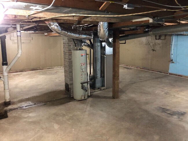 Building Photo - Single Family House For Rent - Newly Remod...
