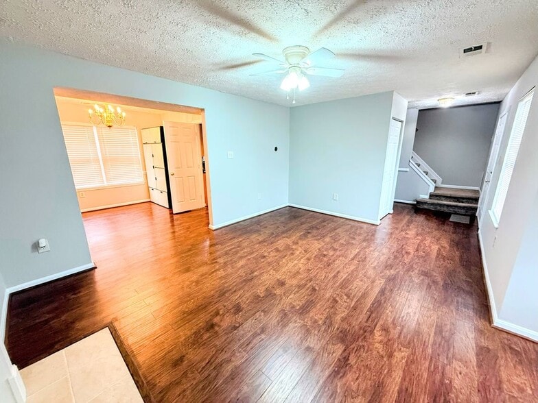 Building Photo - 4001 Bittern Ct