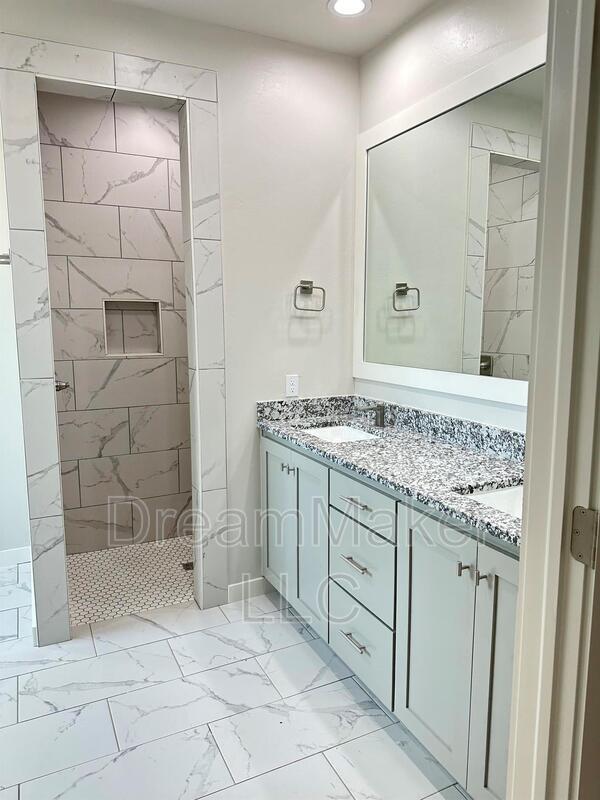 Building Photo - 2811 Clifton Ter