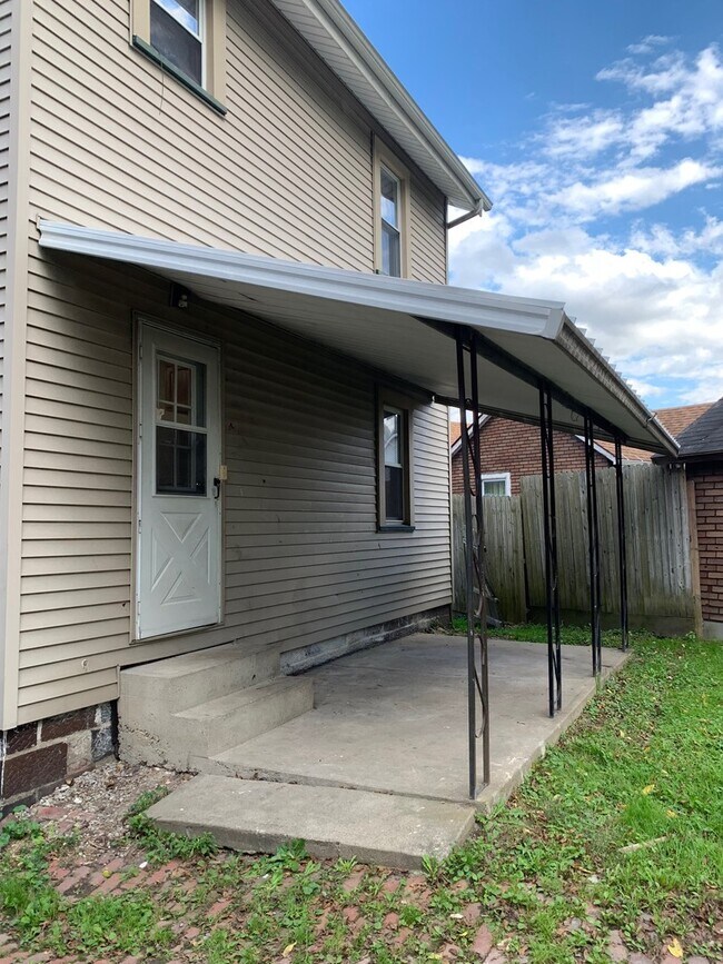 Building Photo - 1324 Salt Springs Rd