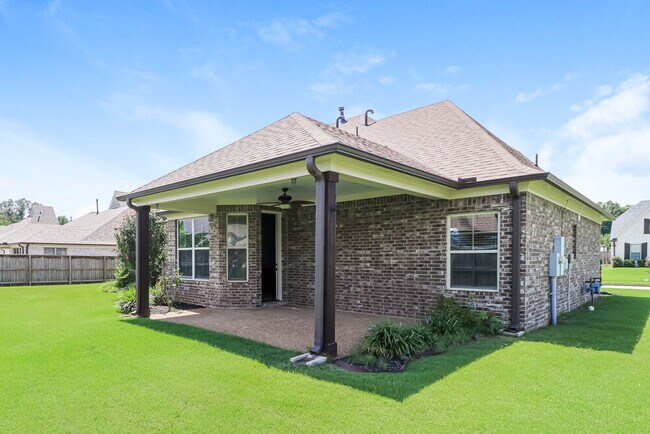Building Photo - 155 Acadis Cir