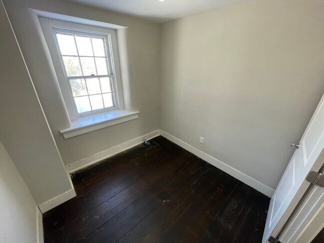 Building Photo - 722 Faust Rd