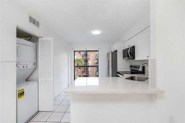 Building Photo - 5300 W 21st Ct