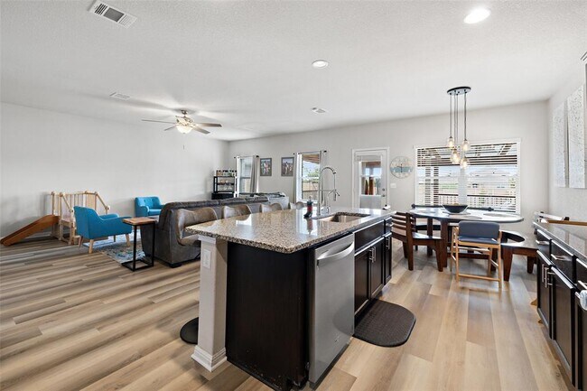 Building Photo - 1405 Fairhaven Gtwy