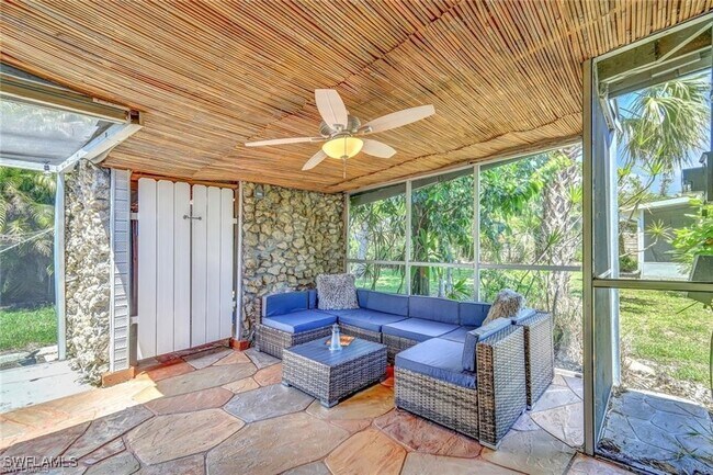 Building Photo - 2047 Harbor Ln