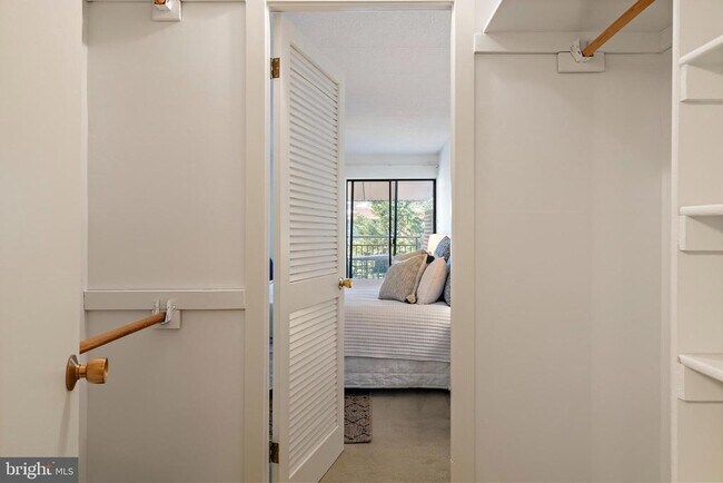 Building Photo - 100 Severn Ave