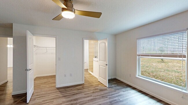 Building Photo - ***Discover Your New Home in Palm Coast!