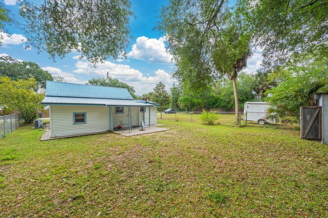 Building Photo - 346 Crescent Dr