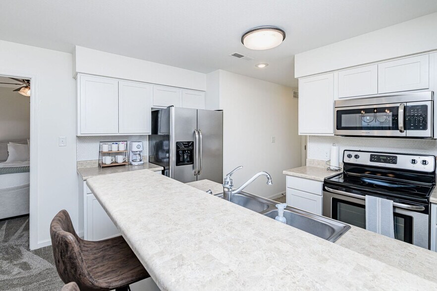 Building Photo - 3628 Lupine Dr