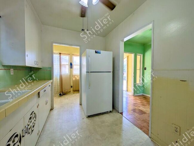 Building Photo - 2 Bedroom 1 Bath and 2 Massive Yard in North San Bernardino