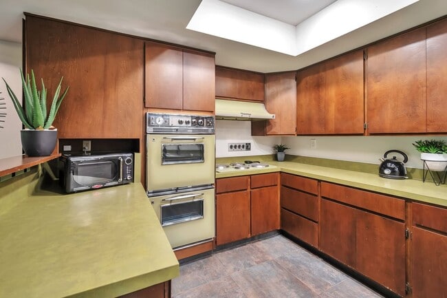 Building Photo - TEMPE GOLF COURSE HOME in SHALIMAR NEIGHBO...