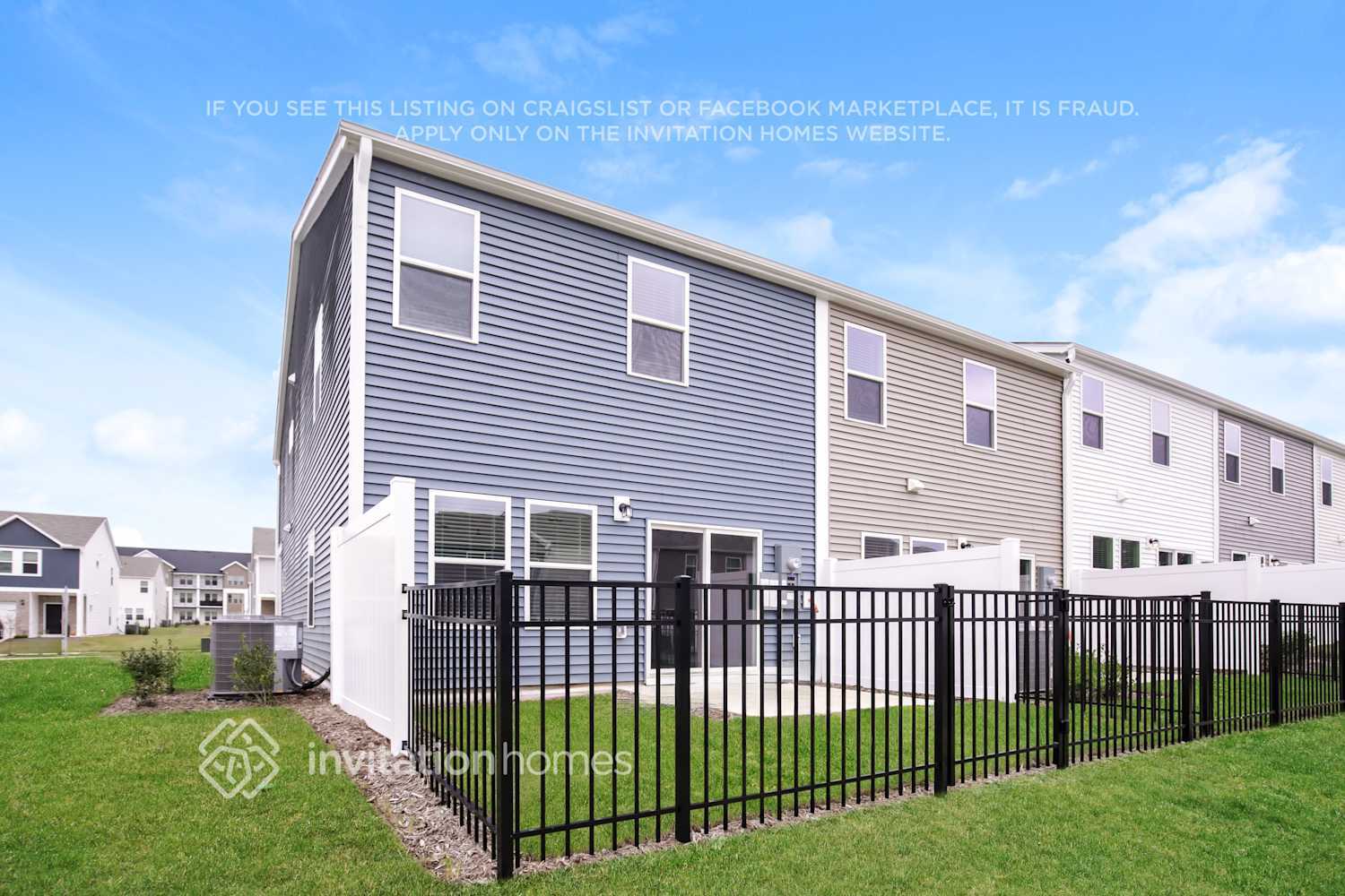 Building Photo - 813 Holiday Pk Ln