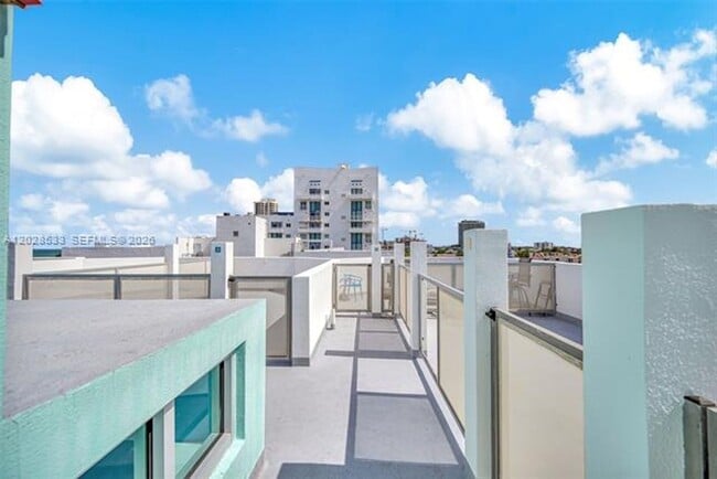 Building Photo - 7728 Collins Ave