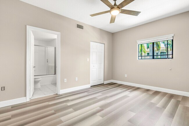Building Photo - 2802 Sarento Pl