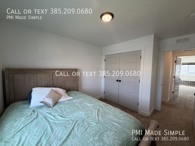 Building Photo - 3621 Sparrow Ln