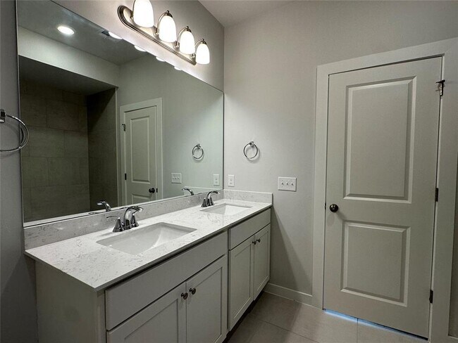 Building Photo - 17940 Lantana Loop