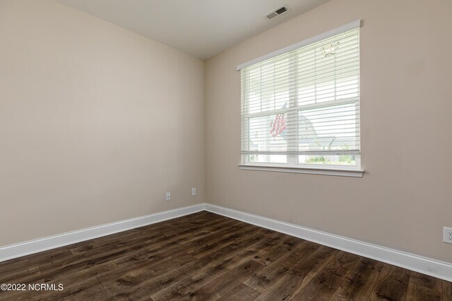 Building Photo - 290 Brentmoor Dr