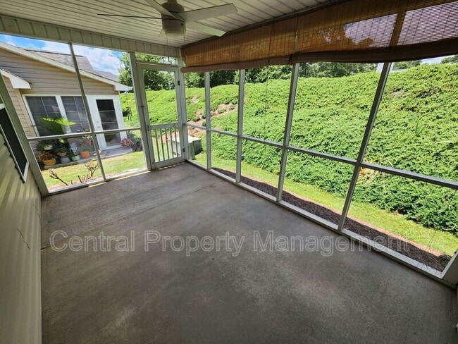 Building Photo - 107 Shalom Dr