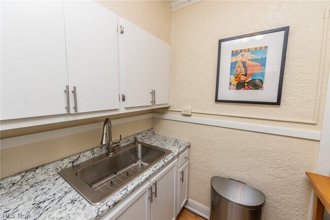 Building Photo - 2330 Euclid Heights Blvd