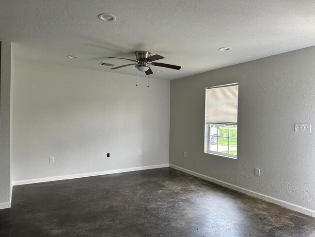 Building Photo - 907 FM 2830