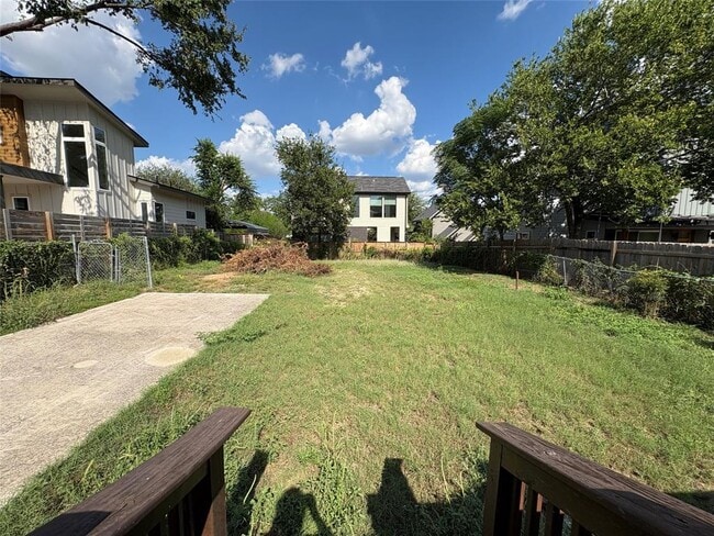 Building Photo - 1709 Deloney St