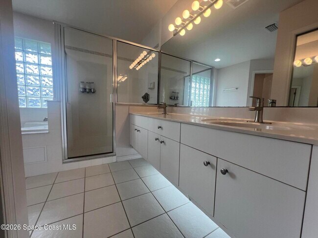 Building Photo - 160 Sandy Shoes Dr