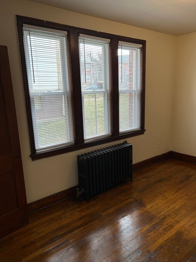 Building Photo - NELSON