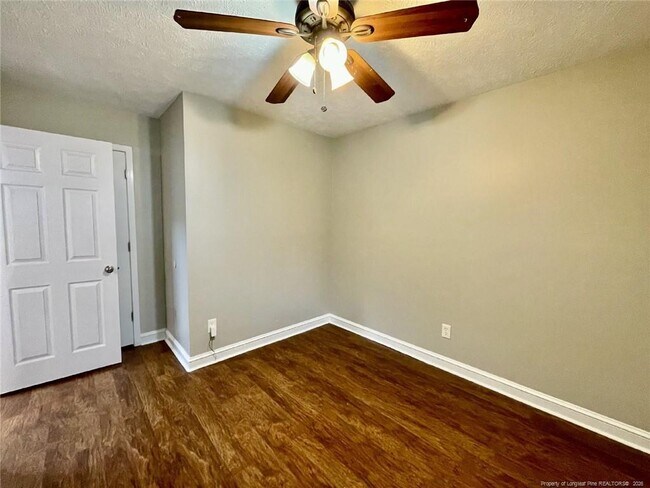 Building Photo - 431 Offing Dr