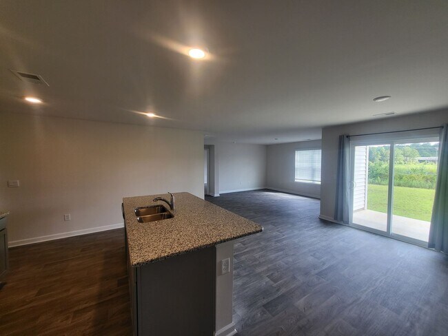 Building Photo - 4 bedroom/2 bath home in Aynor - SPECIAL! ...