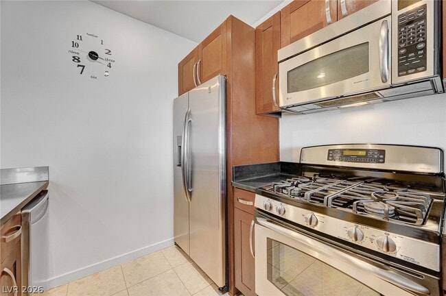 Building Photo - 4575 Dean Martin Dr