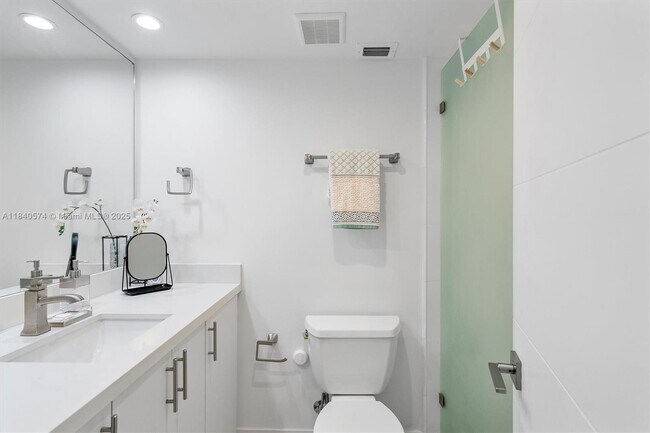 Building Photo - 177 Ocean Ln Dr