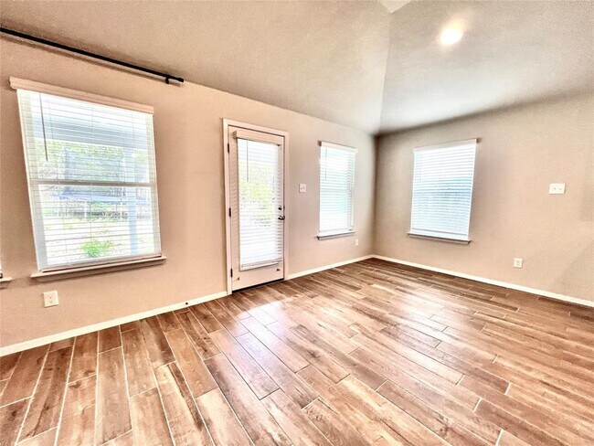 Building Photo - 7811 Dakota Cir